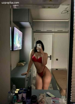 Новенькая девушка Мулатка